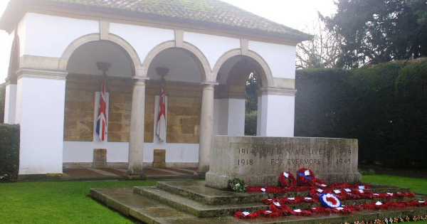 Larkfleet Homes helps Spalding remember veterans’ sacrifice